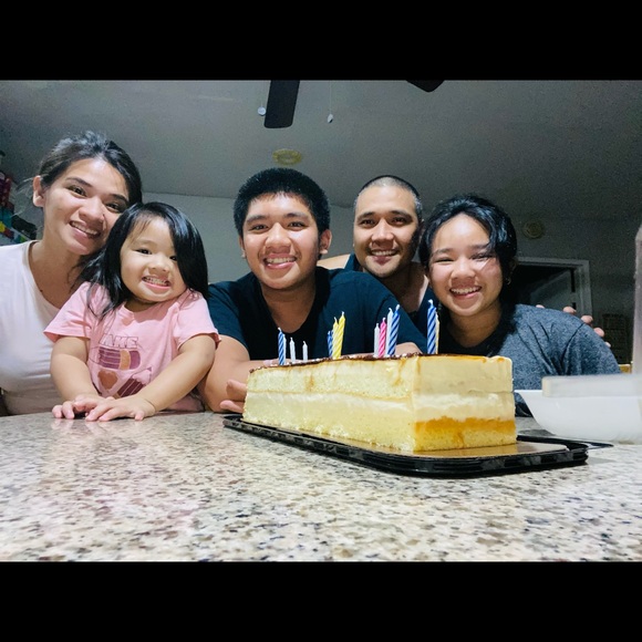 Meet your Posher, Jen - Picture 2 of 2